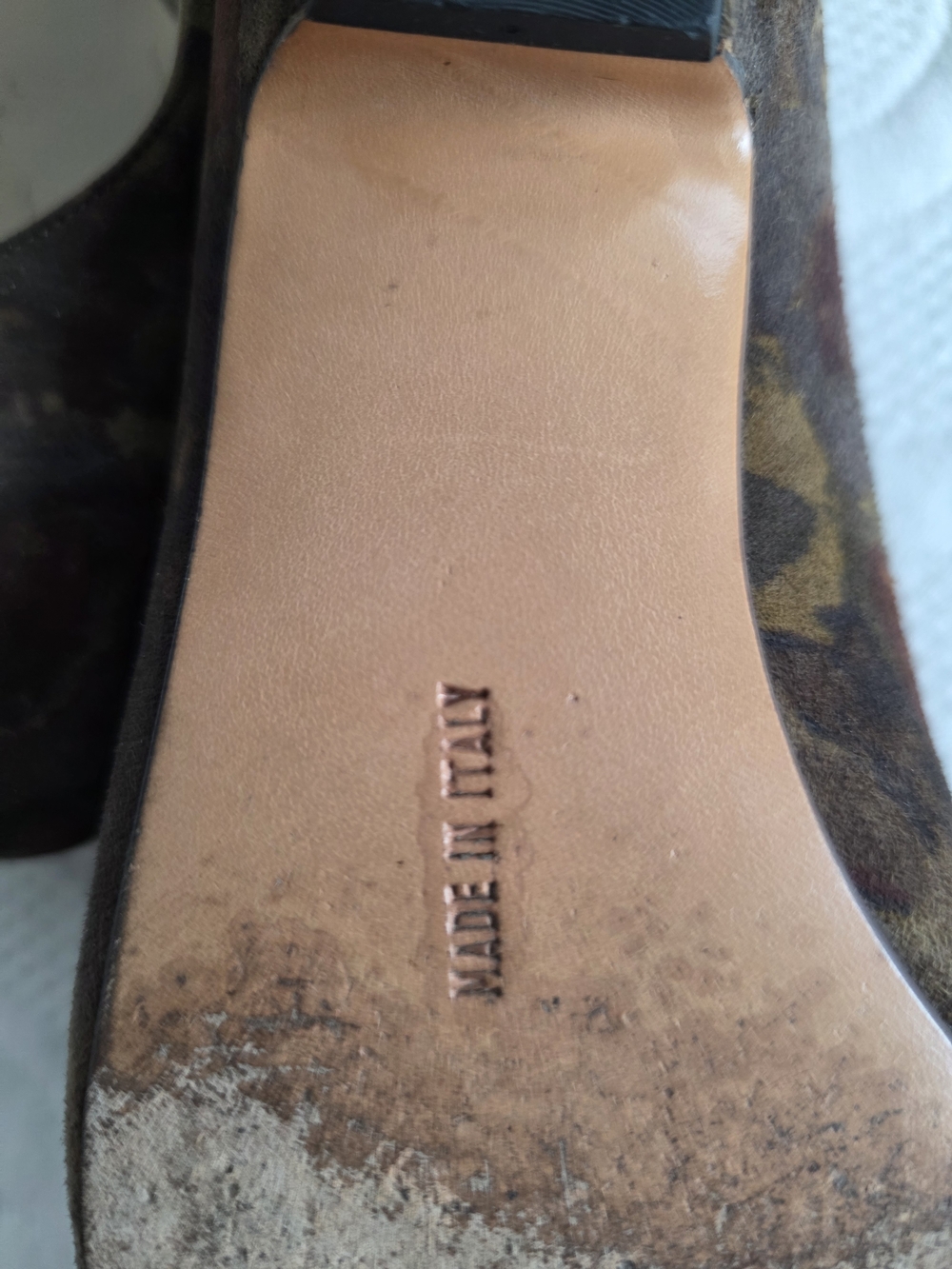 Salvatore Ferragamo Brown Suede Pointed-Toe Women’s Pumps - Picture 7 of 7